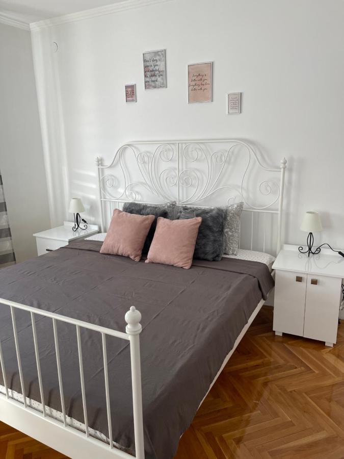 Apartment Cactus 021 โนวีซาด ภายนอก รูปภาพ